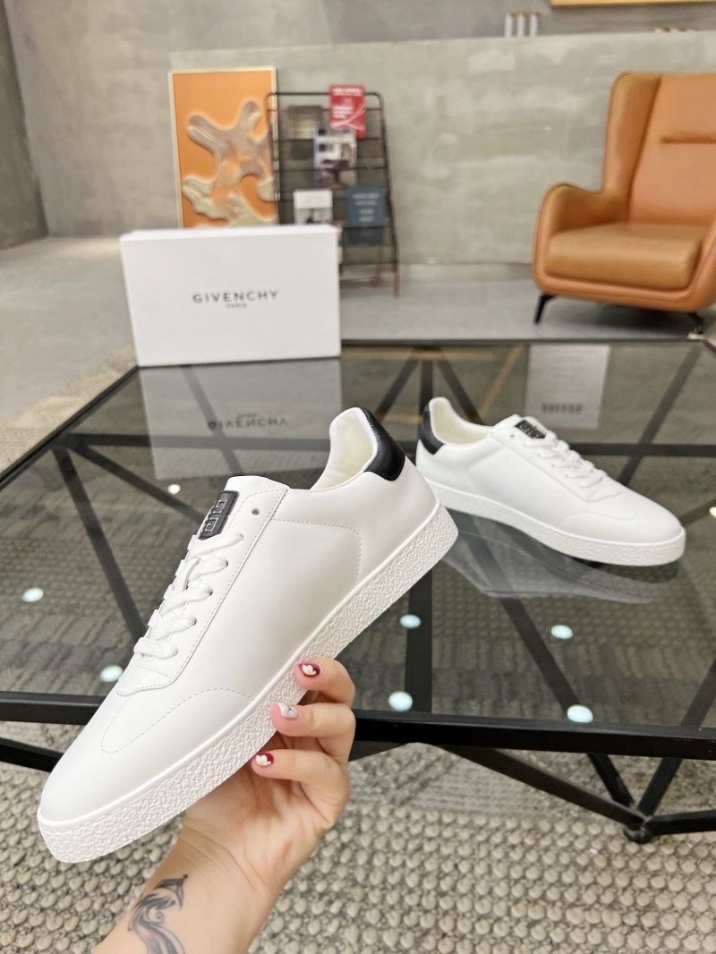 Givenchy Sneakers